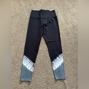 Aerie Leggings in Black and Gray.